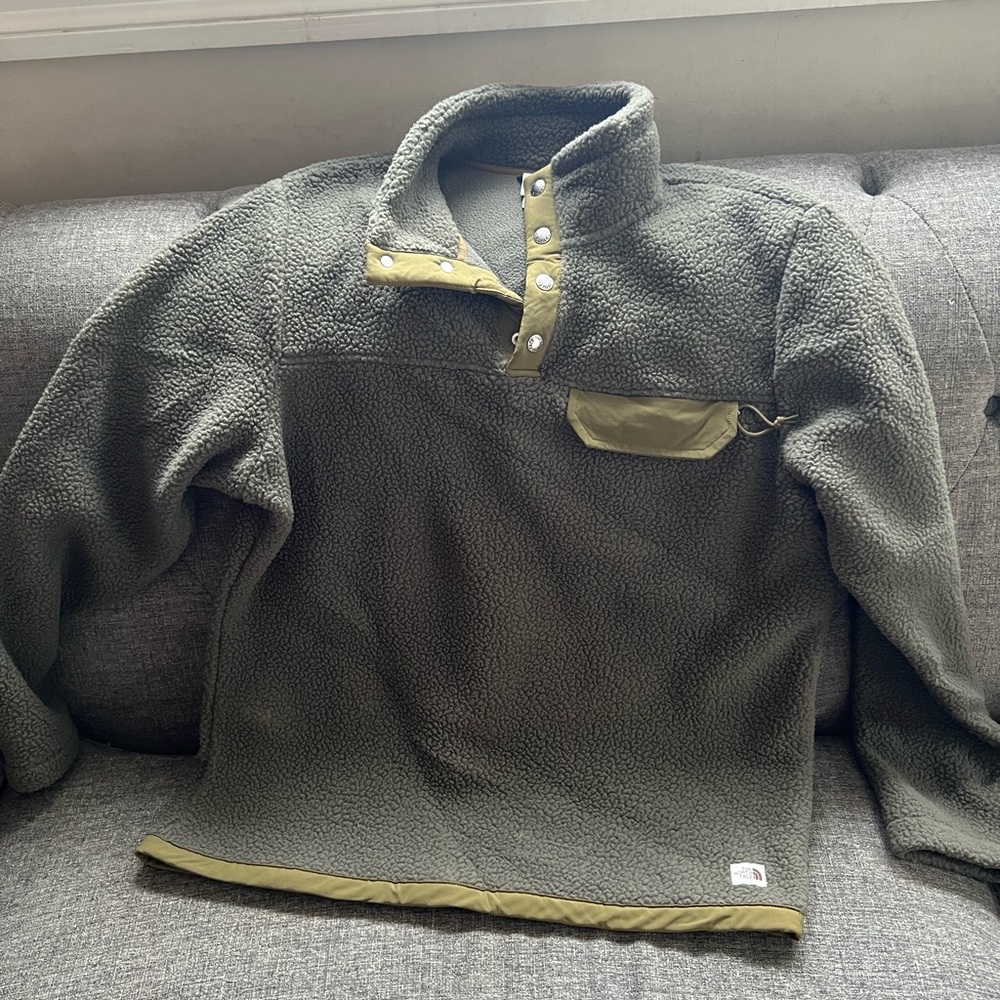 North Face green 1/4 snap sweater size large